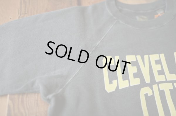 画像5: 【BARNS プリントクルーネックスウェット(クリーブランド/ブラック)】 (5)