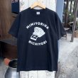 画像1: 【耳寄りな日曜日オフィシャルファンTシャツ 鶴とカメラ （ブラック）】 (1)