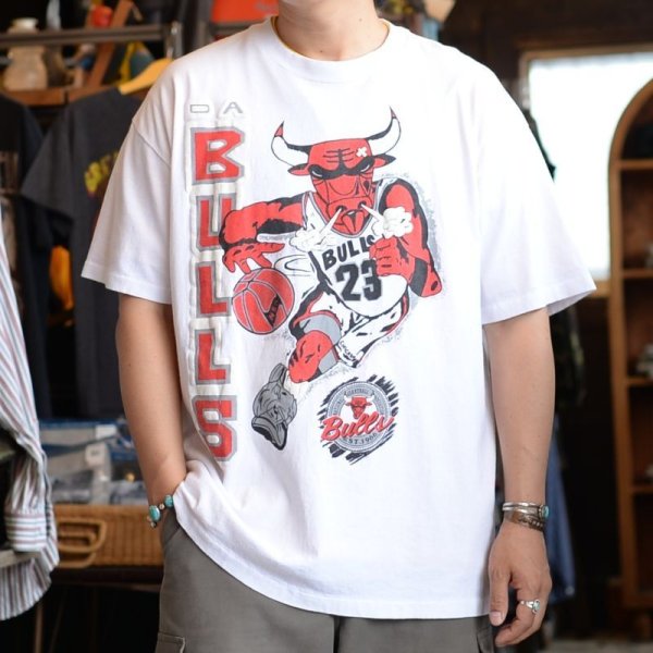 画像1: 【アメリカ製Hanes シカゴブルズ BULLS Tシャツ NO240682】 (1)