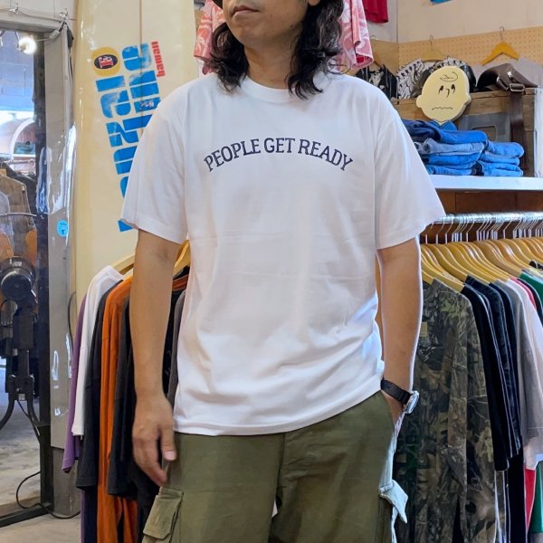 画像1: 【ピープルゲットレディ オリジナルTシャツ カレッジロゴ （ホワイト）】 (1)